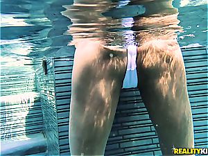 huge-chested bikini honey heads deep assfuck with a strapping man