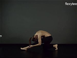 FlexyTeens - Zina flashes limber naked figure
